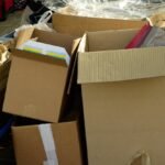 Cartons d'un debarras de maison